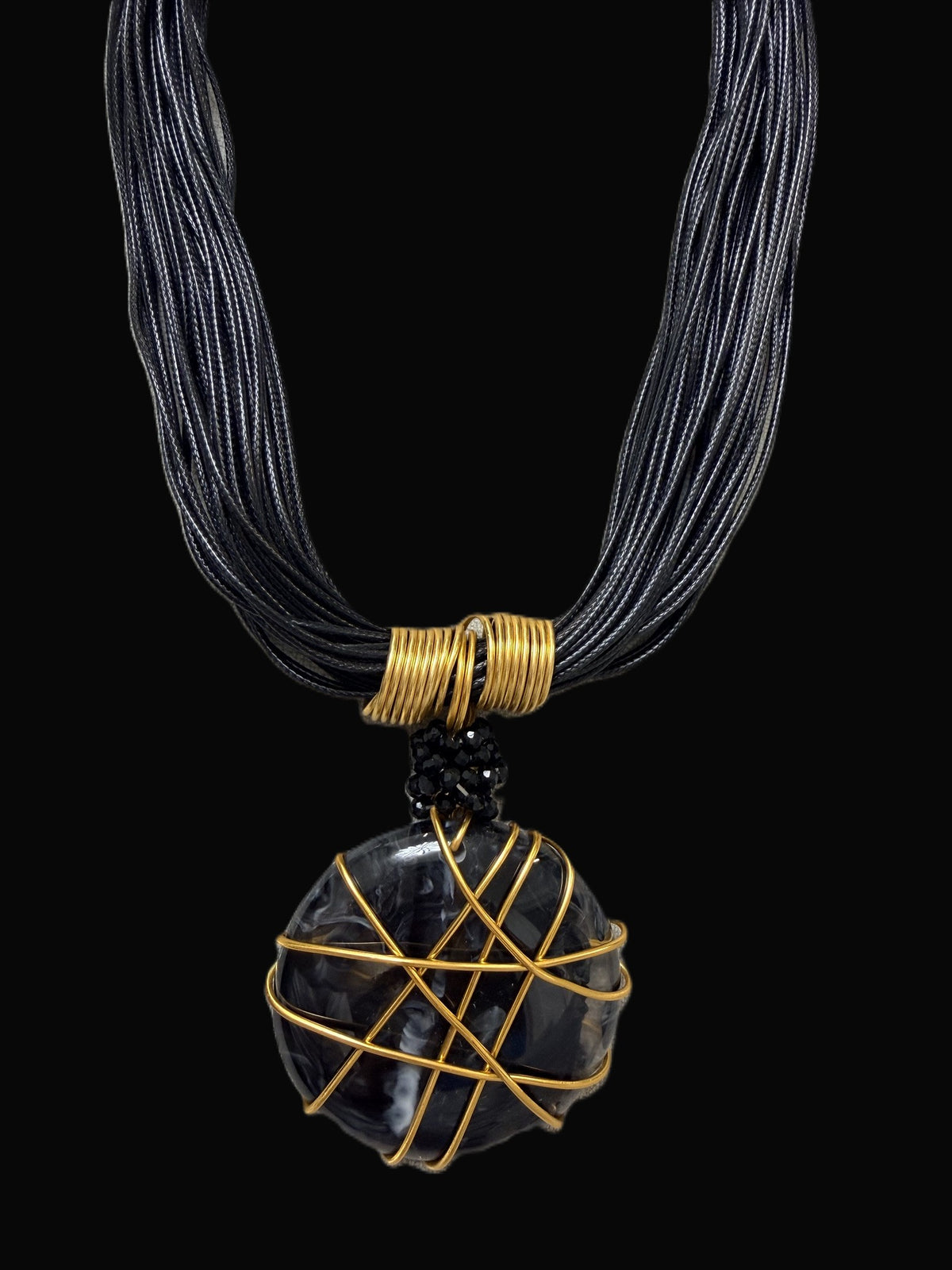 .N518 Black/gold
