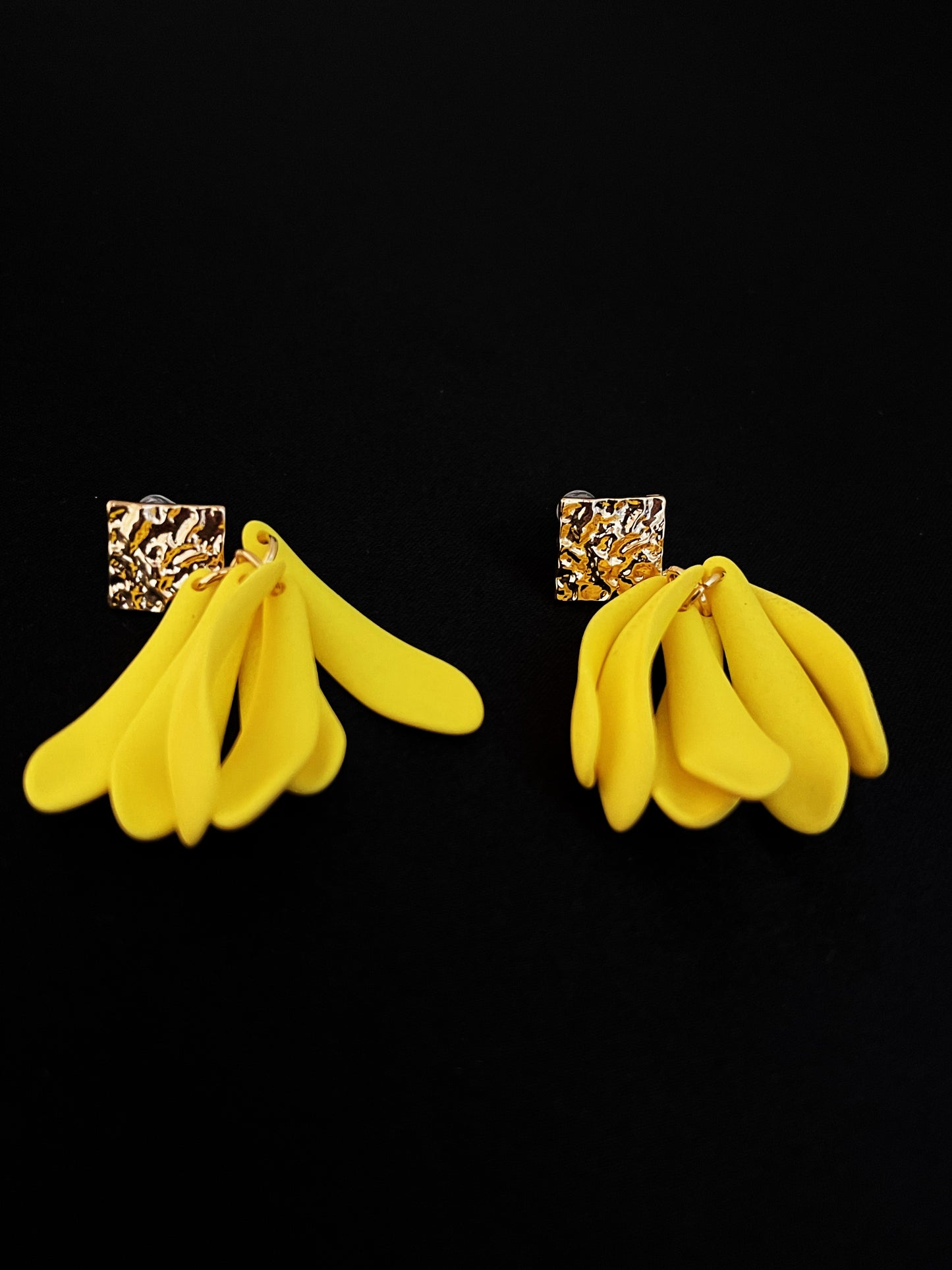 E4 yellow
