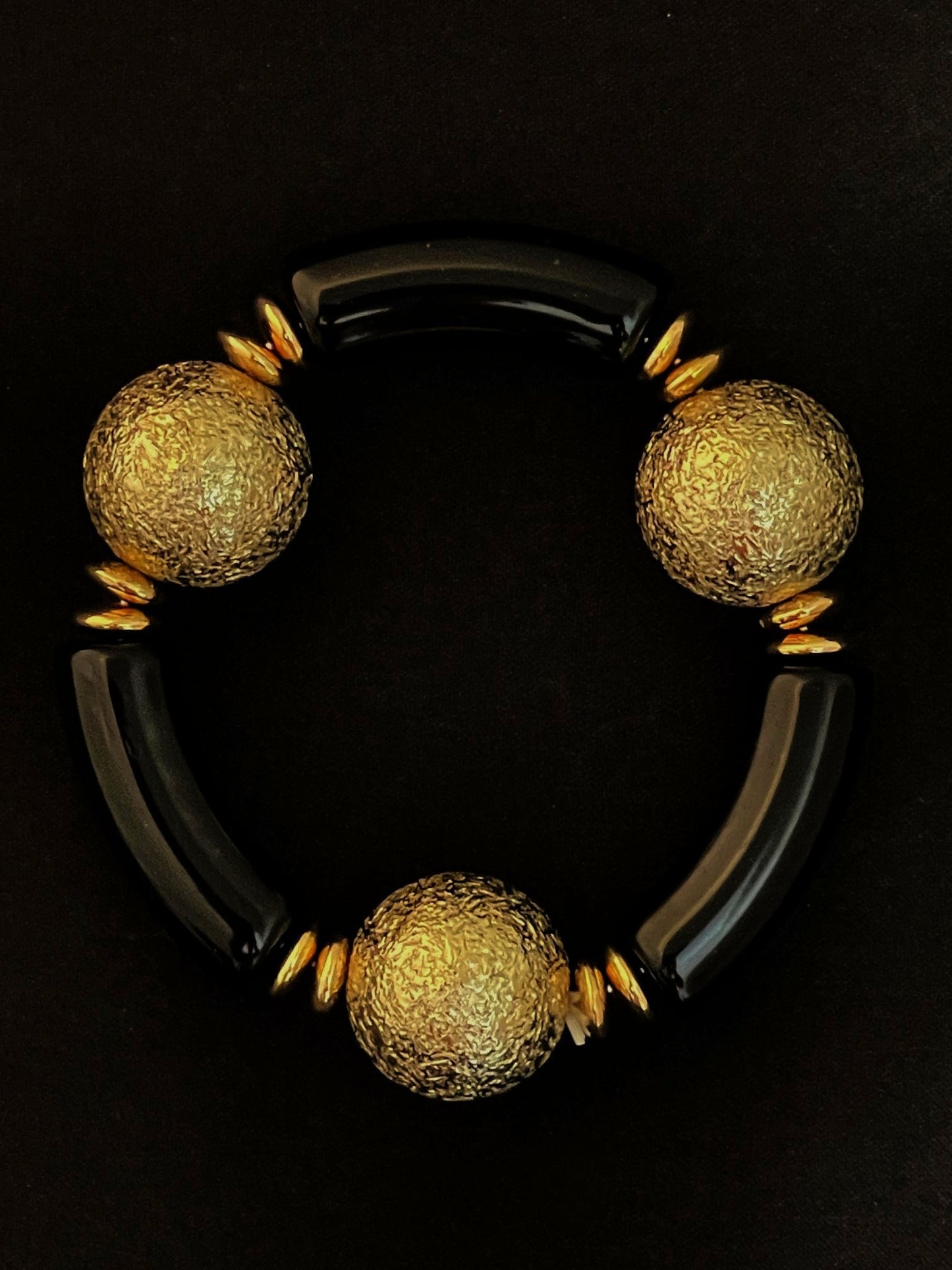 B549 gold