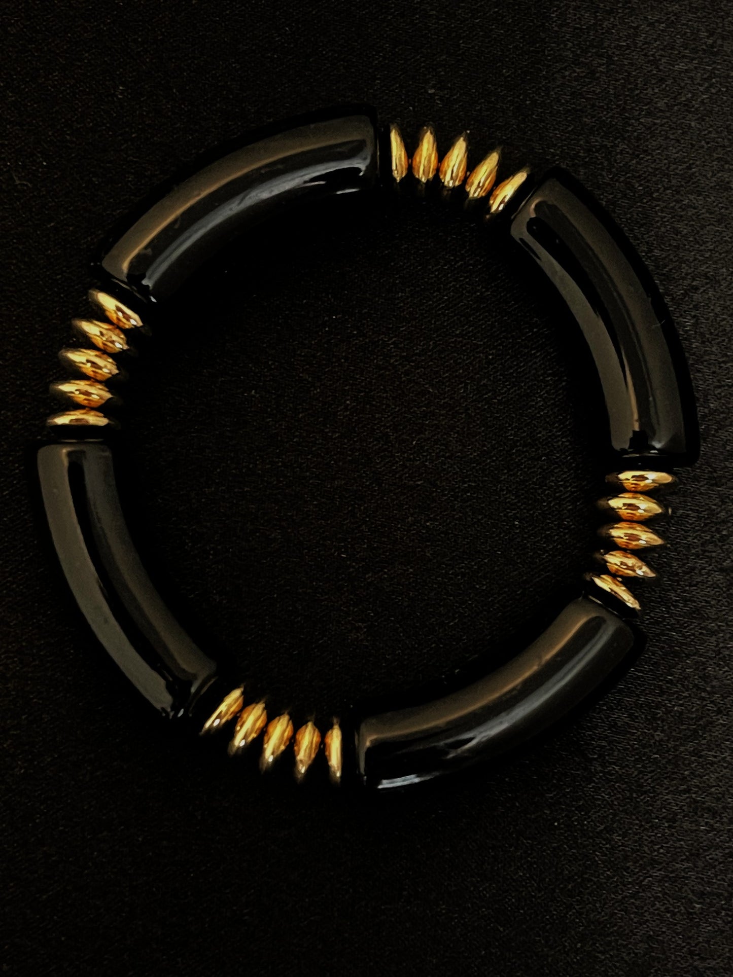 B567 gold/black