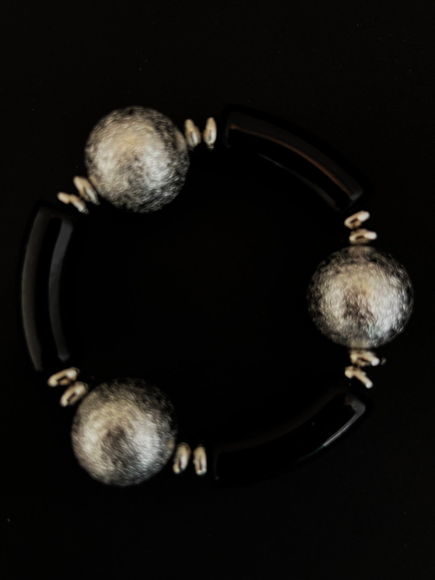 B549 black/silver
