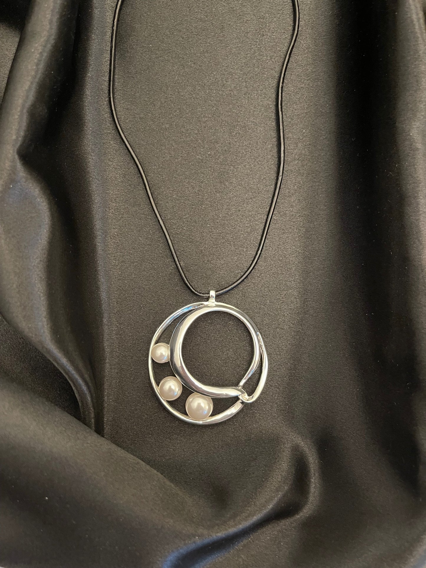 N150 silver läder