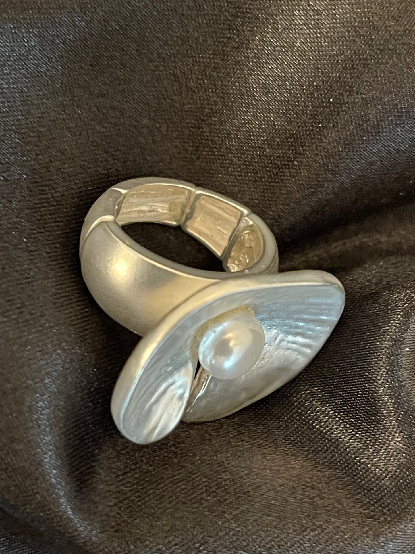 Lovisa              (R1s)  silver
