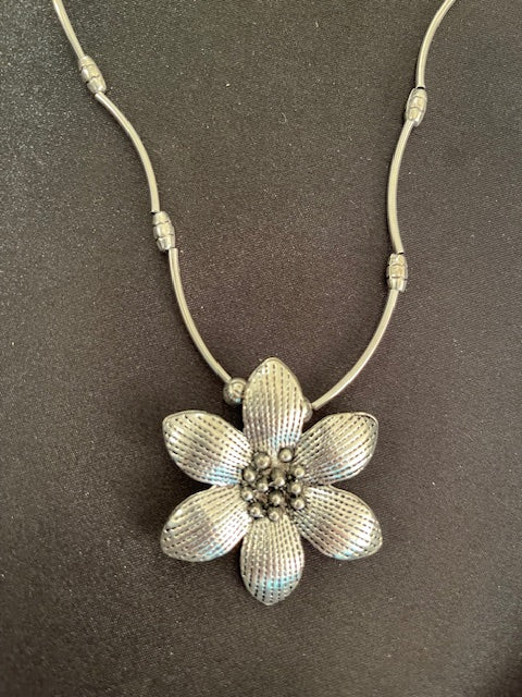 N148   blomma silver